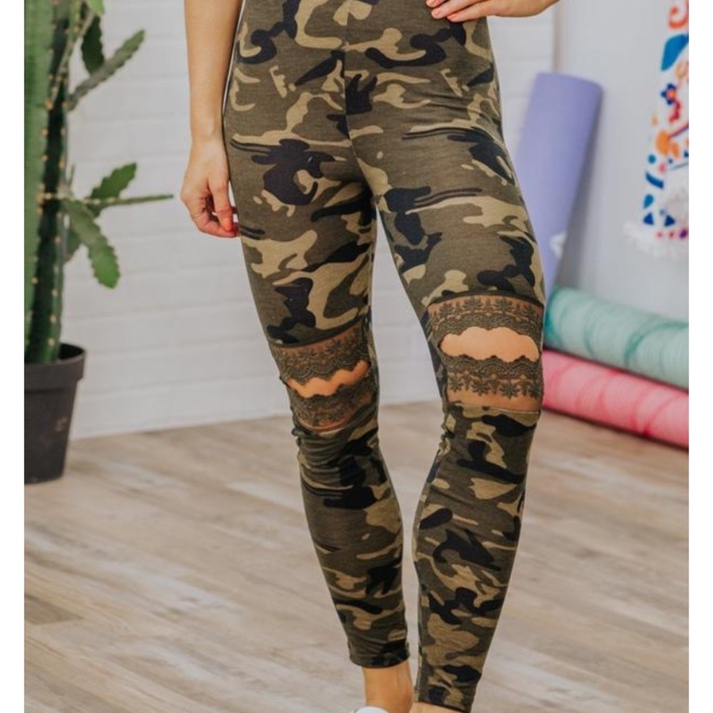 New without tags camo leggings